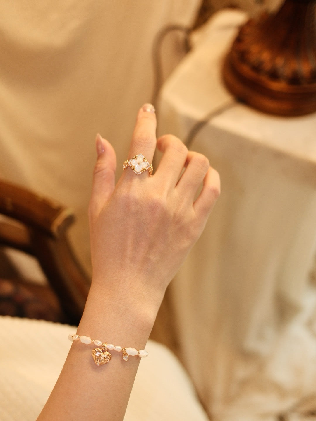 S925 Sterling Silver Palace‑Style Four‑Leaf‑Clover Mother‑of‑Pearl Open Ring