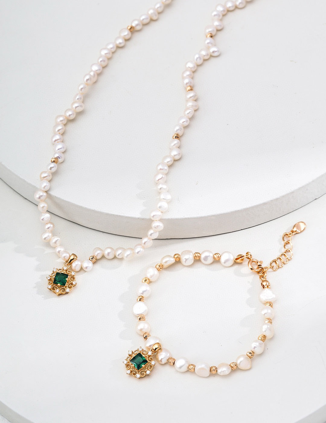 S925 Sterling‑Silver French‑Court‑Style Lace Natural Pearl Bracelet with Green Cubic Zirconia she