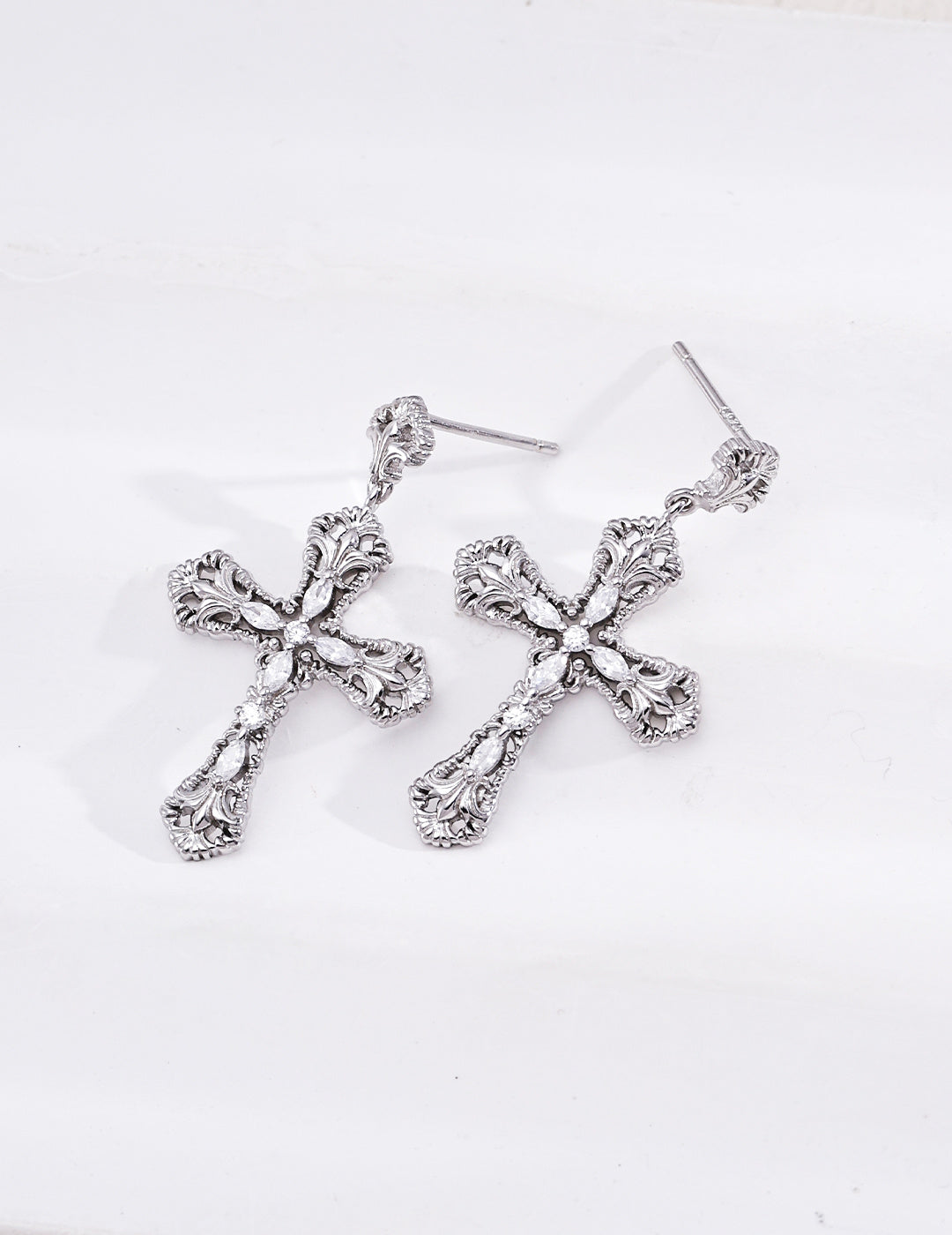 S925 Sterling‑Silver Gothic Tracery Cross Drop Earrings