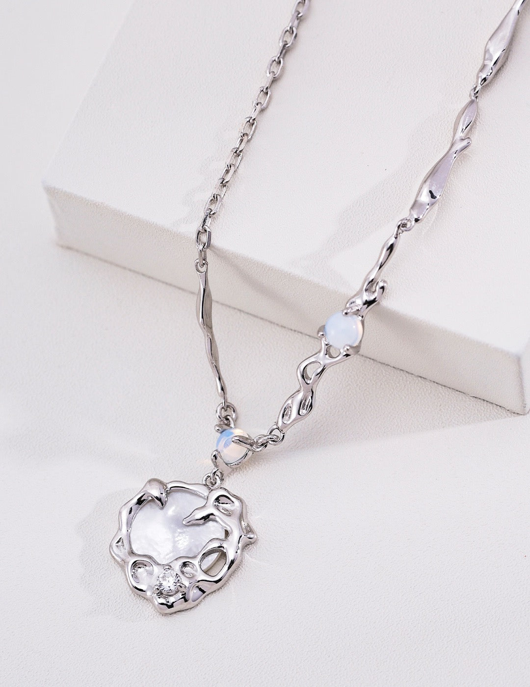 Moon Palace Series Sterling Silver White Mother‑of‑Pearl Butterfly Necklace