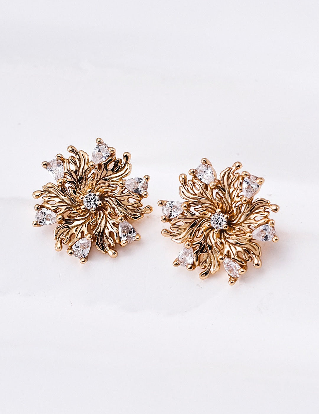 Six-Petal Lily Petal Earrings