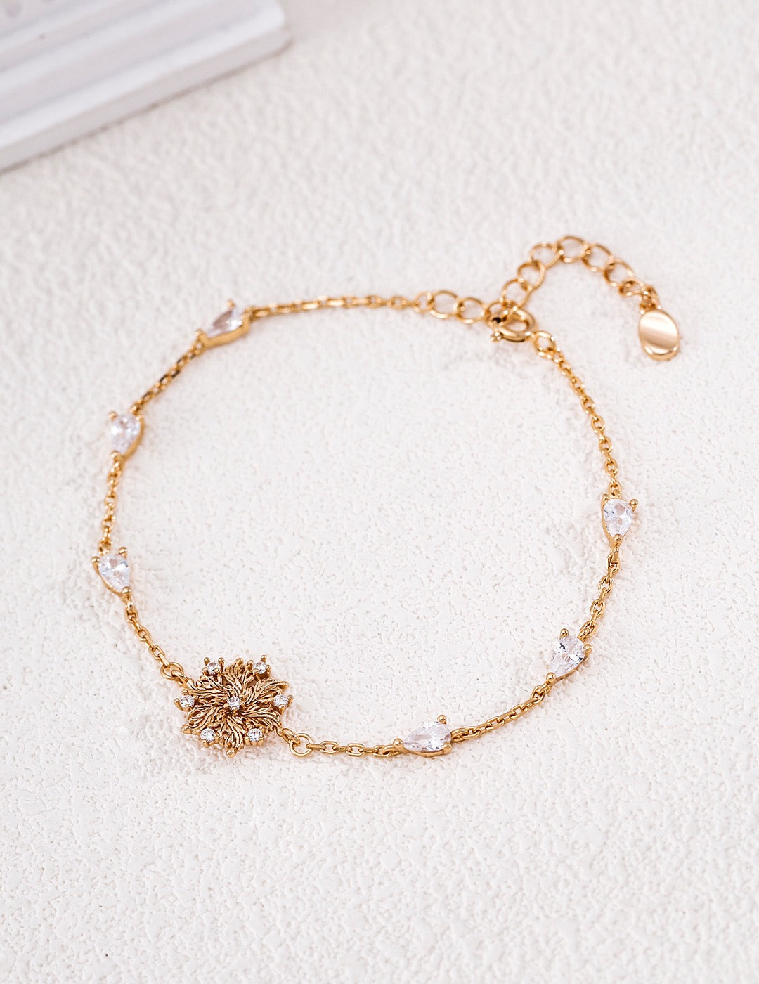 Six-Petal Lily Cubic Zirconia Bracelet, Symbolizing Purity and Good Fortune