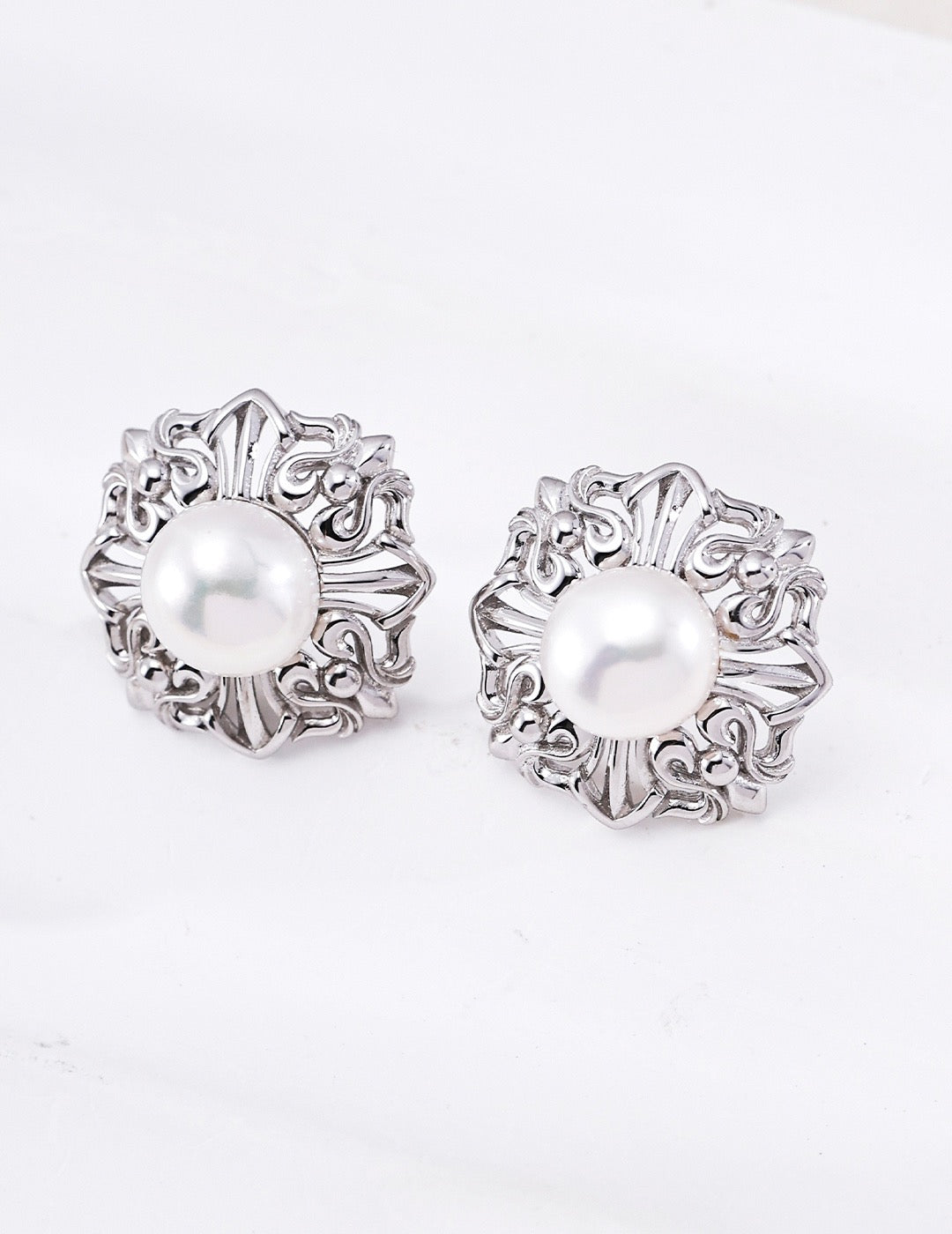 Antique Gold Hollow Floral Pearl Stud Earrings