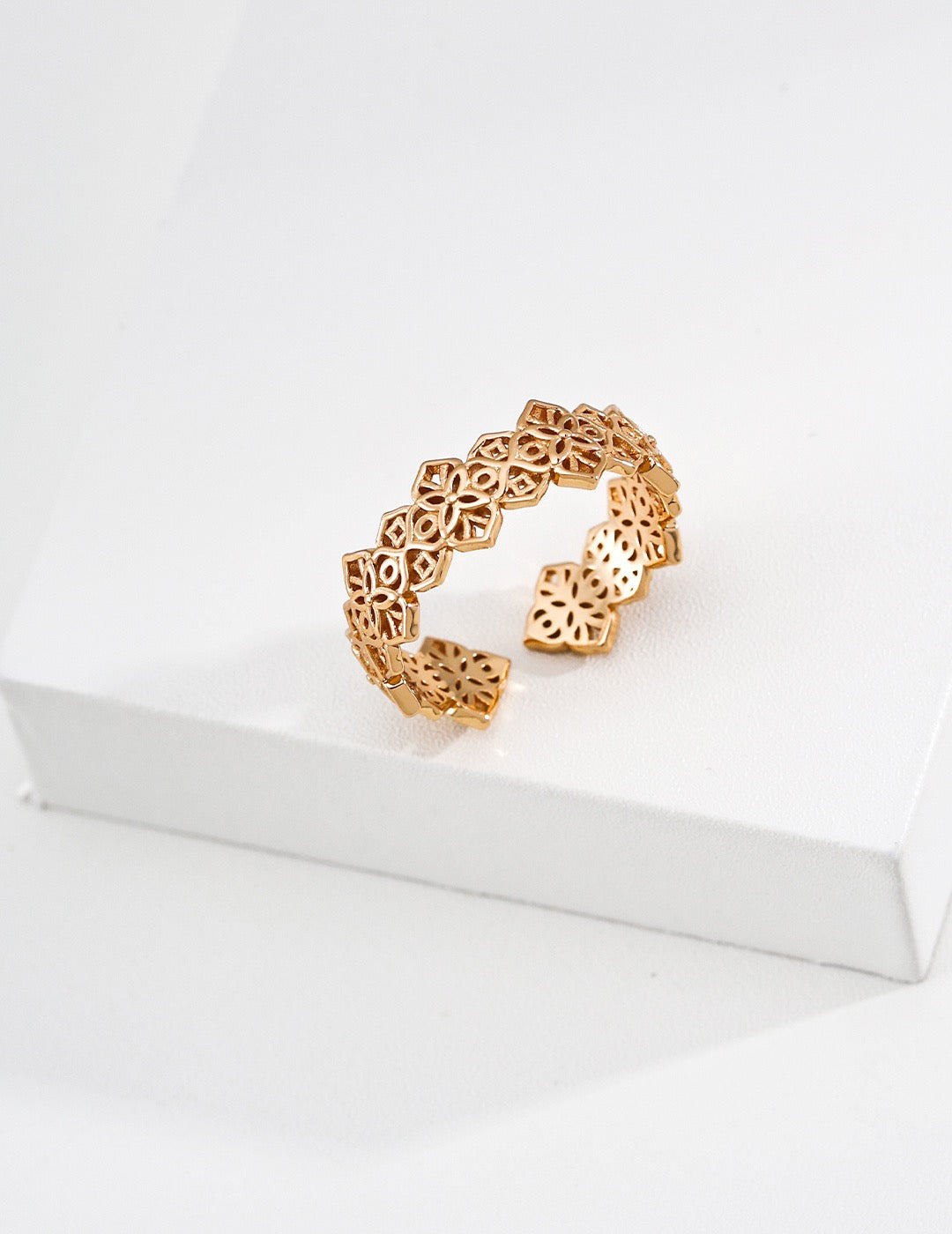 nterlocking Pattern Series Ring. Modern‑interpreted traditional motifs crafted into a ring, honoring heritage while adorning you.