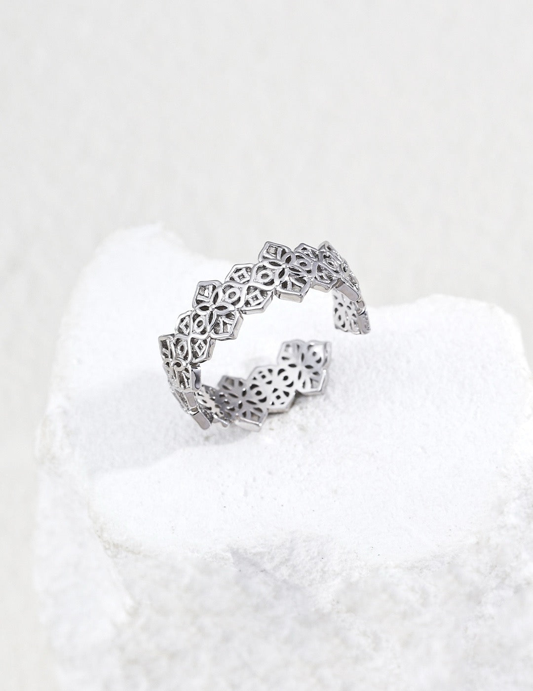 nterlocking Pattern Series Ring. Modern‑interpreted traditional motifs crafted into a ring, honoring heritage while adorning you.