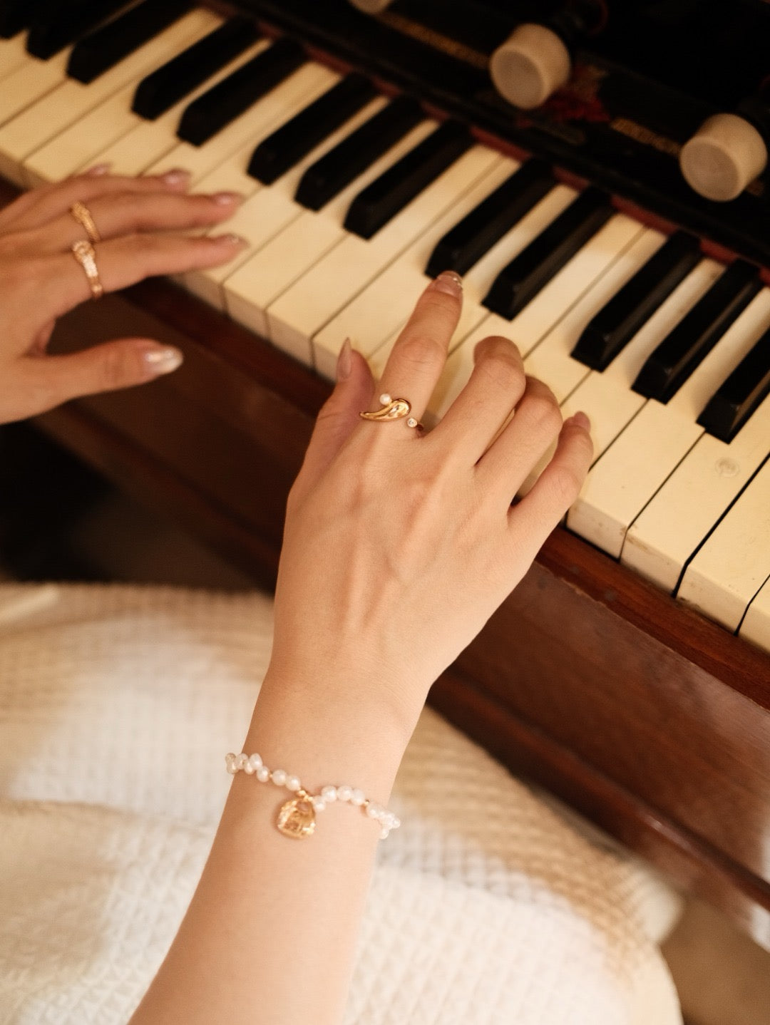 Vintage Gold · Shower of Light Series Pearl Zircon Ring
