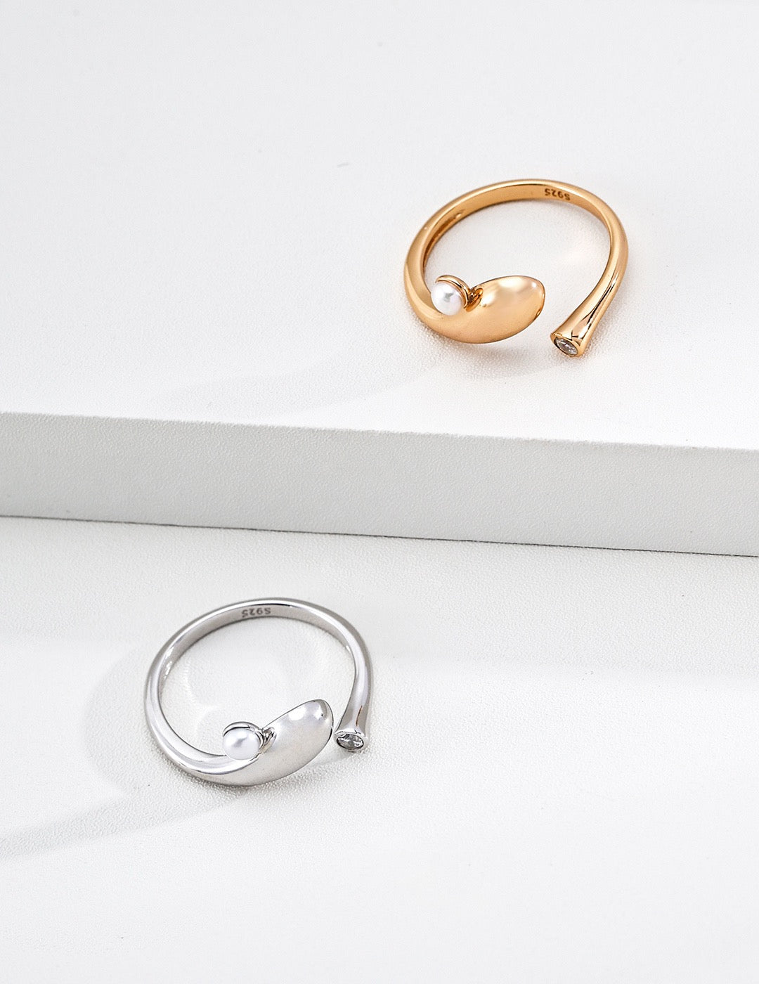 Vintage Gold · Shower of Light Series Pearl Zircon Ring