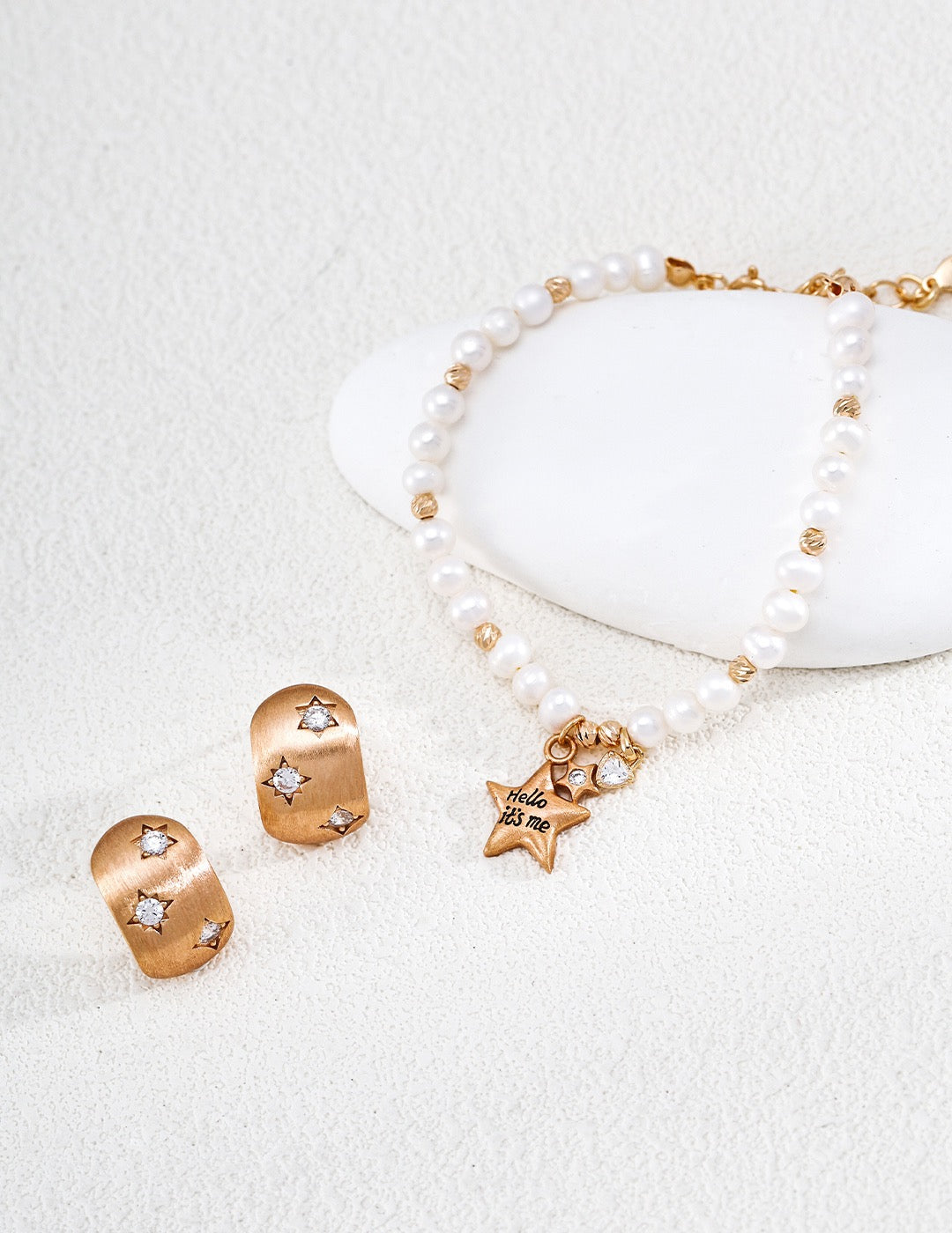 Star of My Beloved 
S925 Sterling Silver Natural Pearl Star Charm Bracelet, Vintage Gold‑Tone